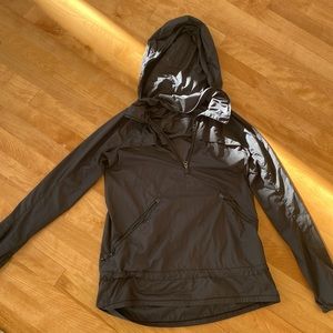 Lululemon windbreaker